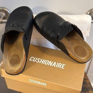 Cushionaire Black Slip-On Clogs